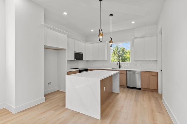 3348 Sauer Street, Houston, TX 77004