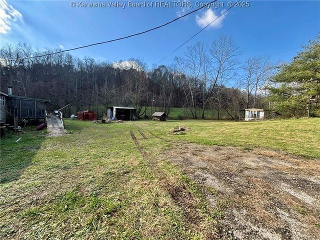 2055 Mud Run Road, Ripley, WV 25271