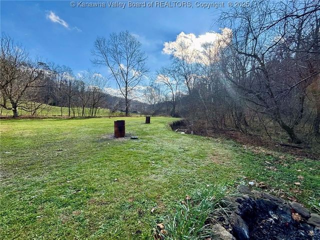 2055 Mud Run Road, Ripley, WV 25271