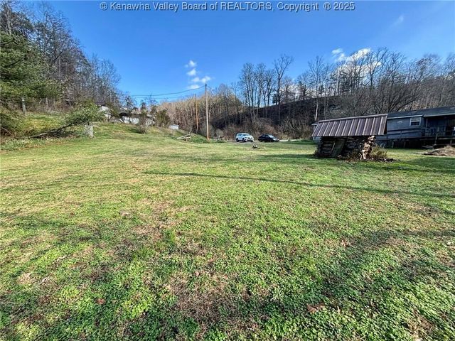 2055 Mud Run Road, Ripley, WV 25271
