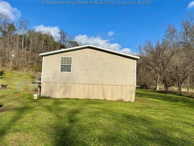 2055 Mud Run Road, Ripley, WV 25271