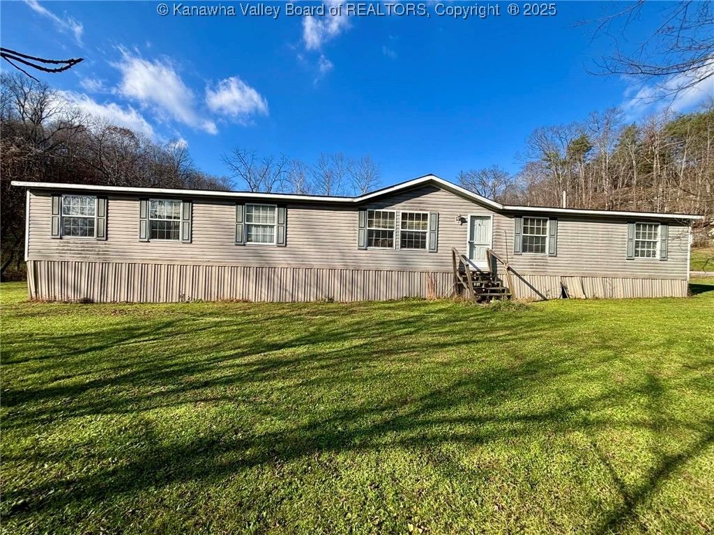 2055 Mud Run Road, Ripley, WV 25271