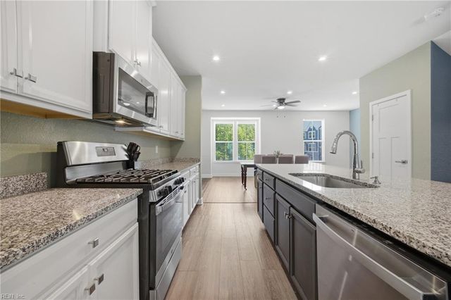 1719 Ark Royal Rd, Chesapeake, VA 23323
