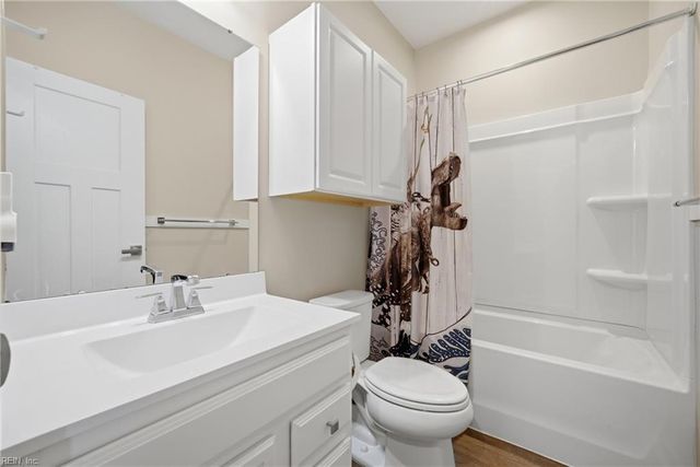 1719 Ark Royal Rd, Chesapeake, VA 23323