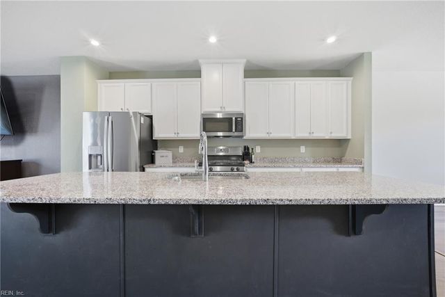 1719 Ark Royal Rd, Chesapeake, VA 23323