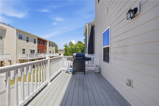 1719 Ark Royal Rd, Chesapeake, VA 23323