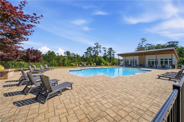 1719 Ark Royal Rd, Chesapeake, VA 23323
