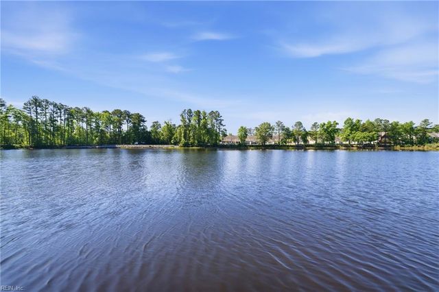 1719 Ark Royal Rd, Chesapeake, VA 23323