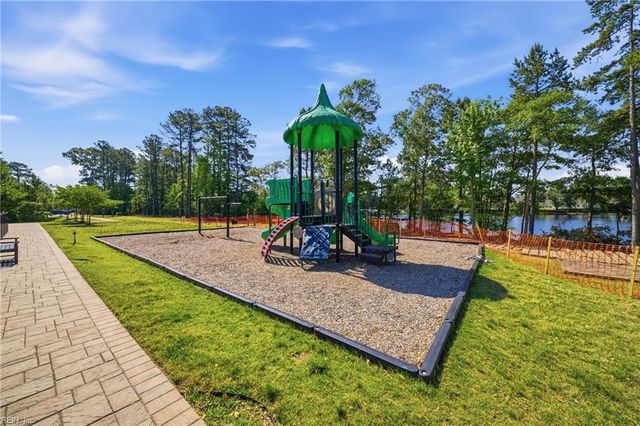 1719 Ark Royal Rd, Chesapeake, VA 23323