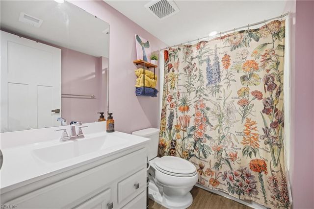1719 Ark Royal Rd, Chesapeake, VA 23323