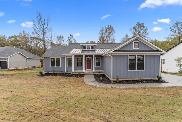 533 Sixteenth Circle, Walhalla, SC 29691