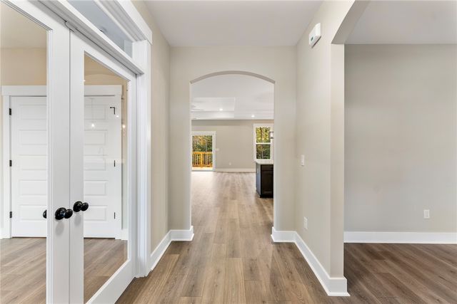 533 Sixteenth Circle, Walhalla, SC 29691