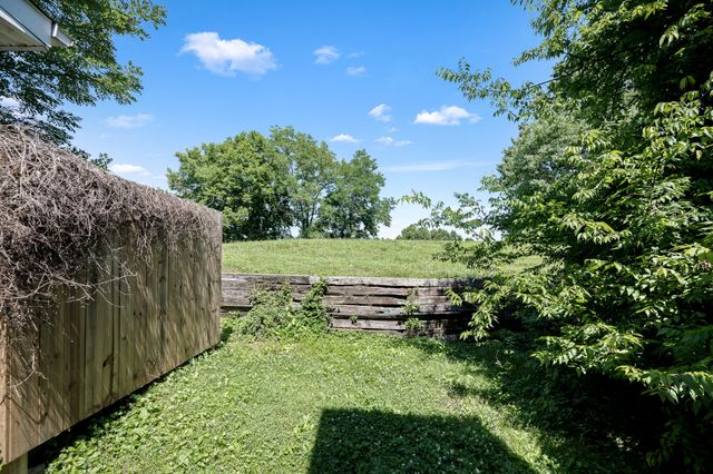442 Claircrest Dr, Antioch, TN 37013