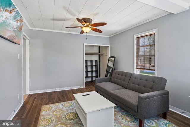 134 KINGS HWY, Mount Royal, NJ 08061