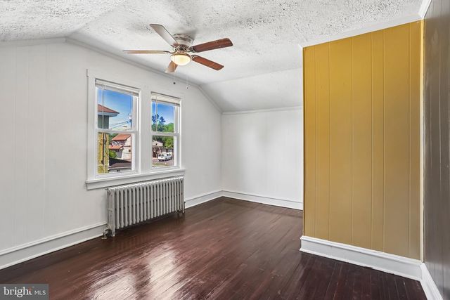 134 KINGS HWY, Mount Royal, NJ 08061