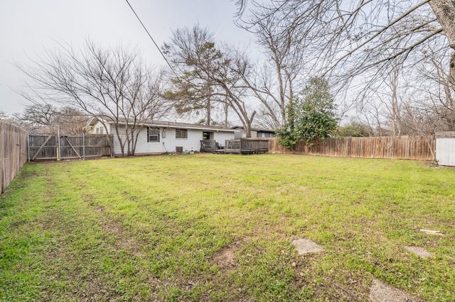 528 Buena Vista Drive, Hurst, TX 76053