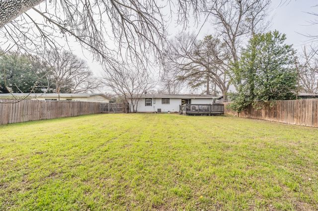 528 Buena Vista Drive, Hurst, TX 76053