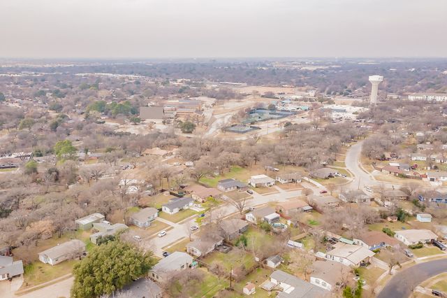 528 Buena Vista Drive, Hurst, TX 76053