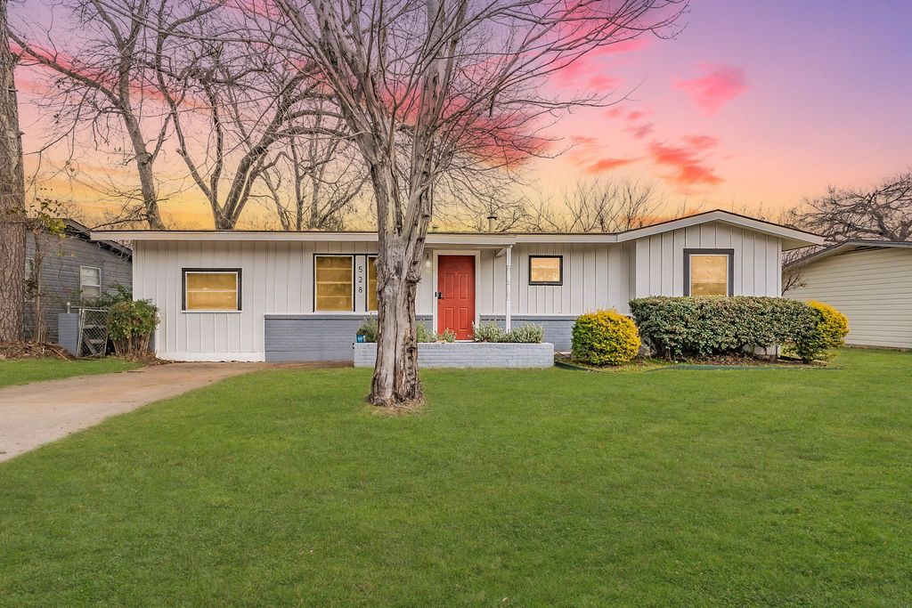 528 Buena Vista Drive, Hurst, TX 76053