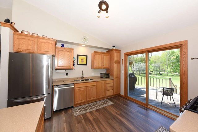 4107 Scarborough DRIVE, Richfield, WI 53076