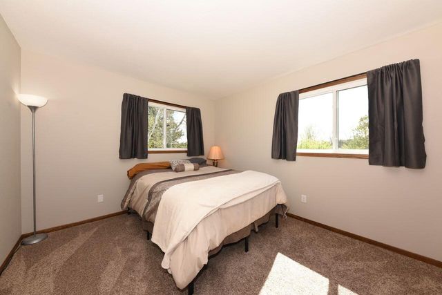 4107 Scarborough DRIVE, Richfield, WI 53076