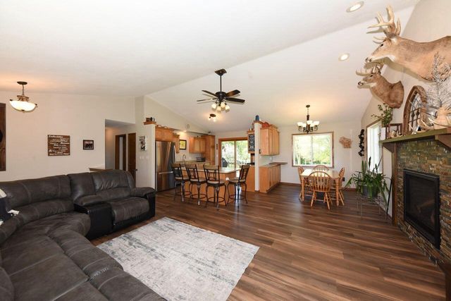 4107 Scarborough DRIVE, Richfield, WI 53076