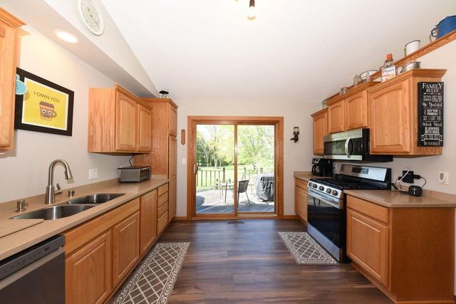 4107 Scarborough DRIVE, Richfield, WI 53076