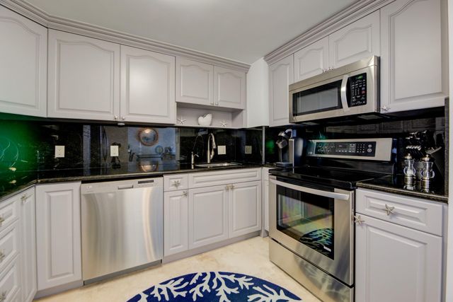 1 Las Olas Circle 1205, Fort Lauderdale, FL 33316