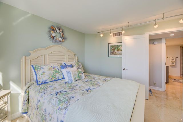 1 Las Olas Circle 1205, Fort Lauderdale, FL 33316