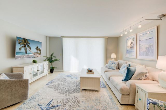 1 Las Olas Circle 1205, Fort Lauderdale, FL 33316