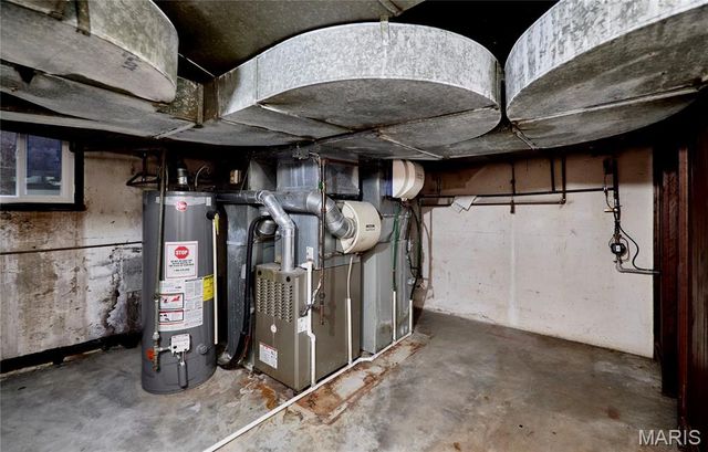 84-86 Bellerive Acres, Bellerive, MO 63121