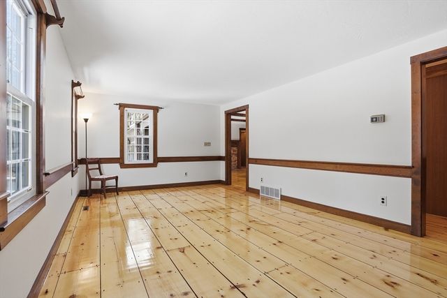 5 Oak Ridge Rd, Littleton, MA 01460