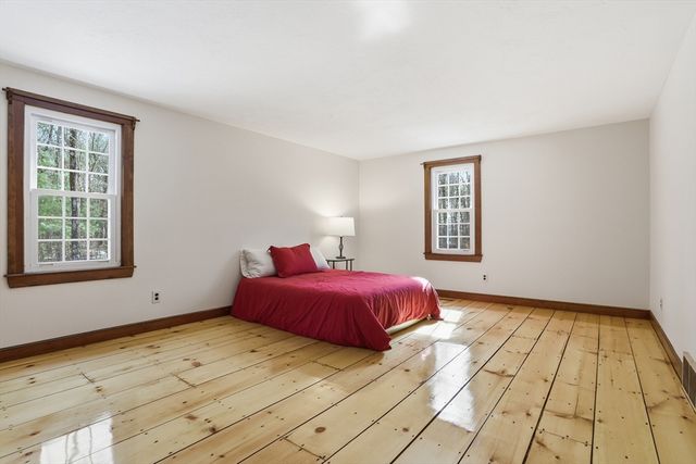 5 Oak Ridge Rd, Littleton, MA 01460