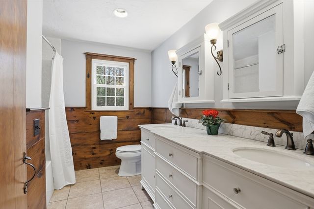 5 Oak Ridge Rd, Littleton, MA 01460