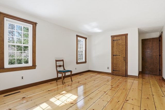 5 Oak Ridge Rd, Littleton, MA 01460