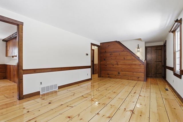 5 Oak Ridge Rd, Littleton, MA 01460