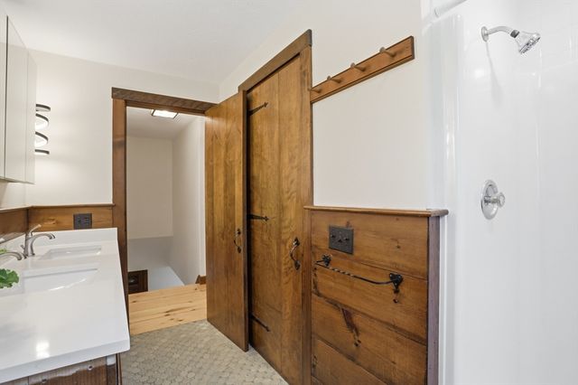 5 Oak Ridge Rd, Littleton, MA 01460