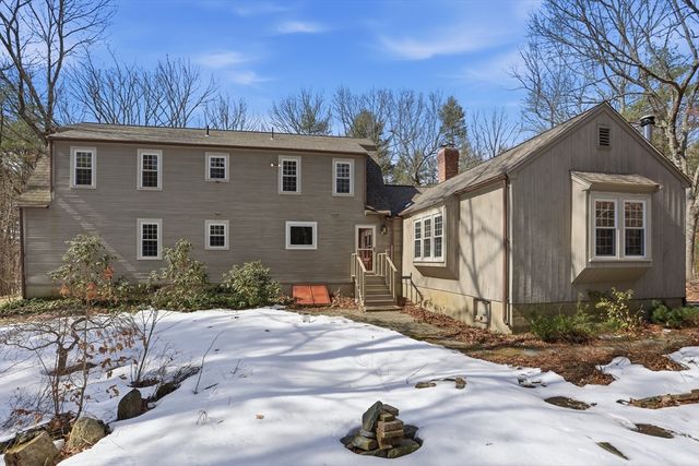 5 Oak Ridge Rd, Littleton, MA 01460