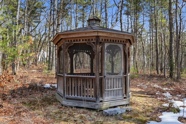 5 Oak Ridge Rd, Littleton, MA 01460