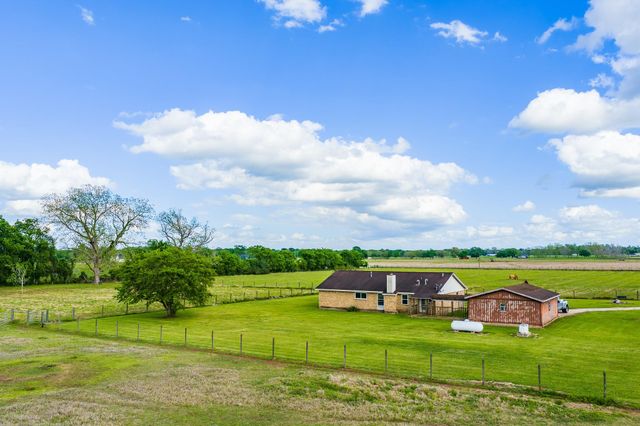 8283 Ashwood Road, Van Vleck, TX 77482