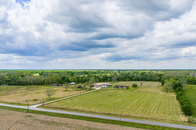 8283 Ashwood Road, Van Vleck, TX 77482