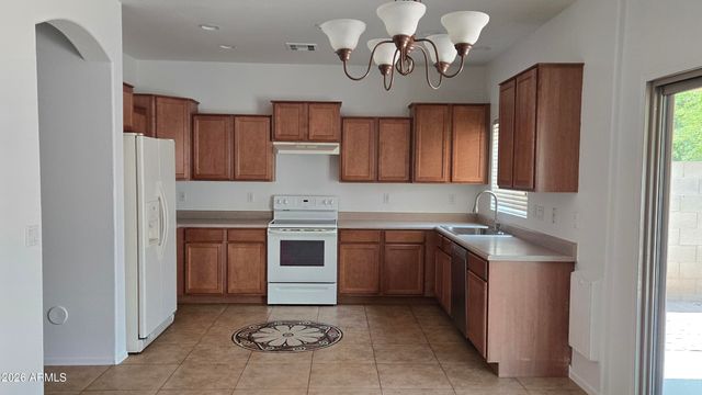 2890 S ROCK Street, Gilbert, AZ 85295