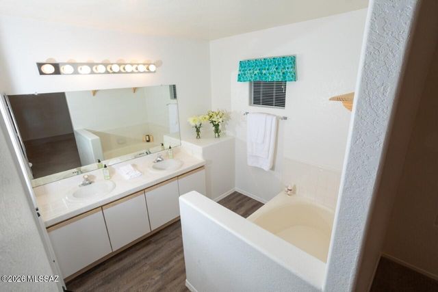 8521 N Spring Creek Drive, Tucson, AZ 85742
