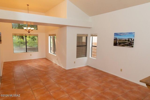 8521 N Spring Creek Drive, Tucson, AZ 85742