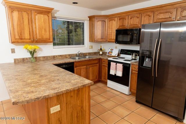 8521 N Spring Creek Drive, Tucson, AZ 85742