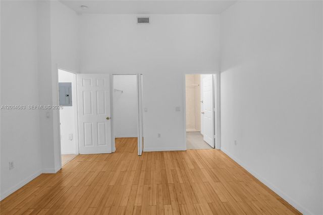117 SE 3rd Ave 9, Hallandale Beach, FL 33009
