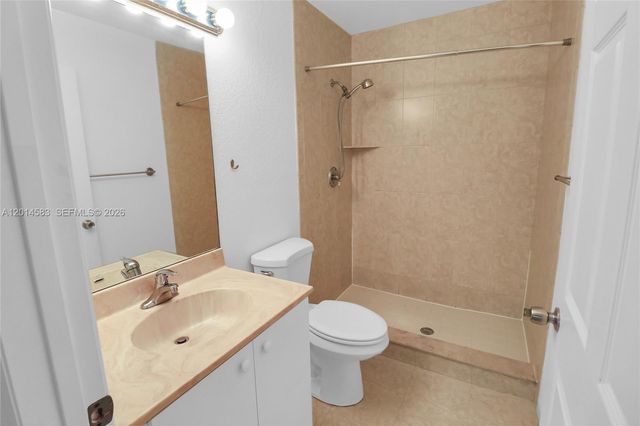 117 SE 3rd Ave 9, Hallandale Beach, FL 33009