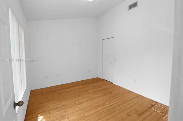 117 SE 3rd Ave 9, Hallandale Beach, FL 33009