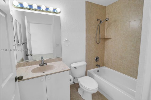 117 SE 3rd Ave 9, Hallandale Beach, FL 33009