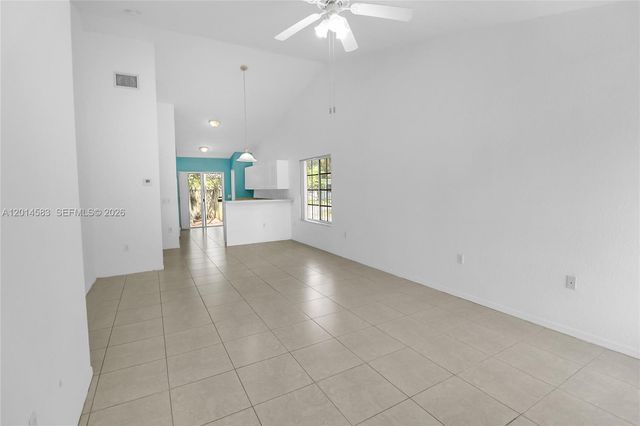 117 SE 3rd Ave 9, Hallandale Beach, FL 33009